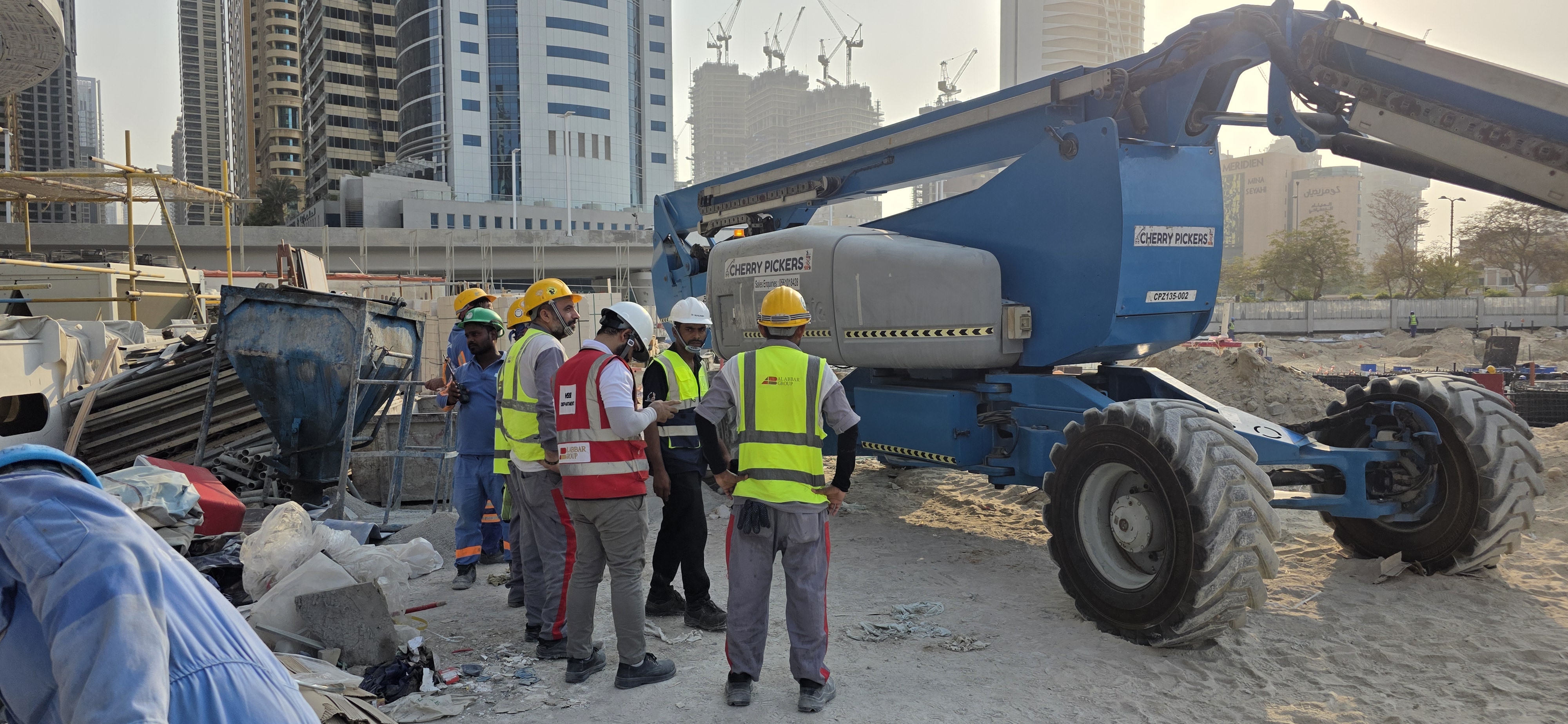 Boom lift and scissor lift operator safety during UAE summer