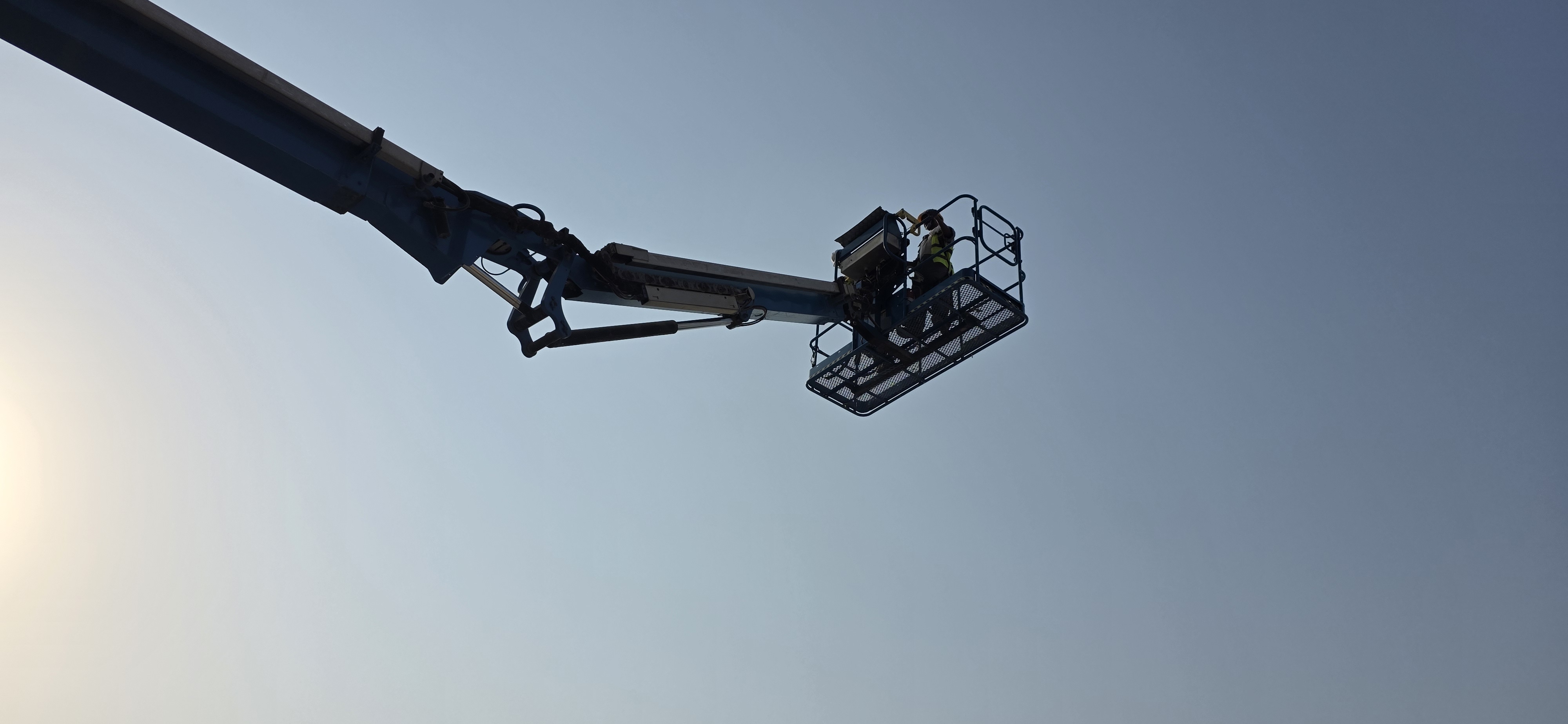 Electric vs diesel boom lift and scissor lift comparison