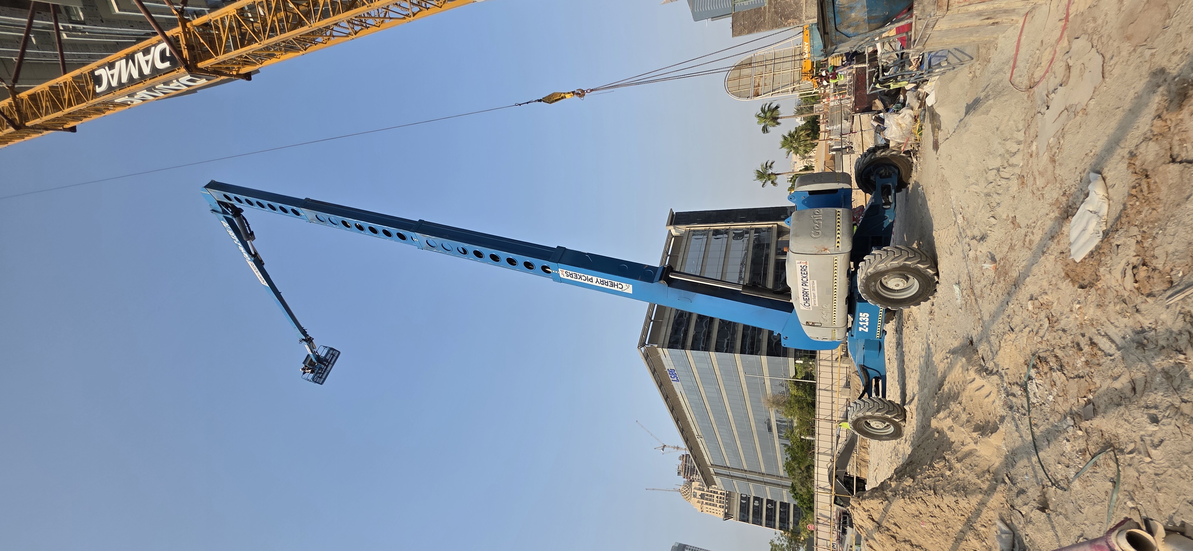 Wind, Heat and Sand: Operating MEWPs Safely in UAE Summer Conditions