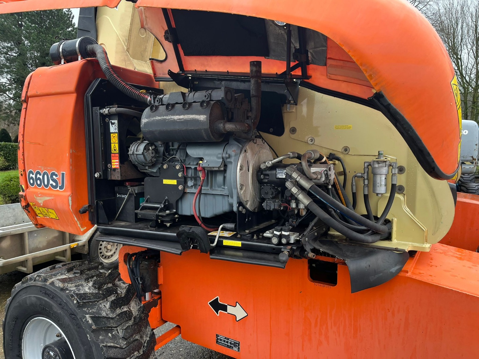 Articulated Boom Lift - View 2