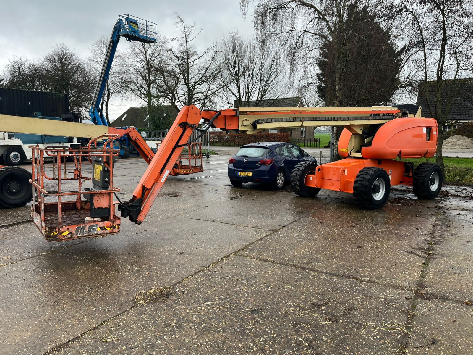 Articulated Boom Lift - View 3