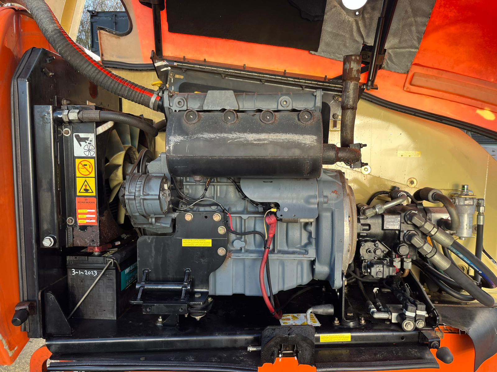 Articulated Boom Lift - View 3