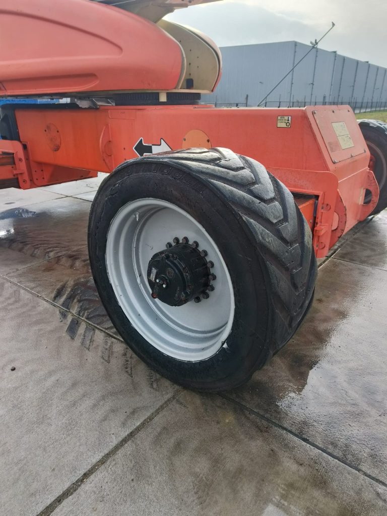 Sold - Telescopic Boom Lift - View 2