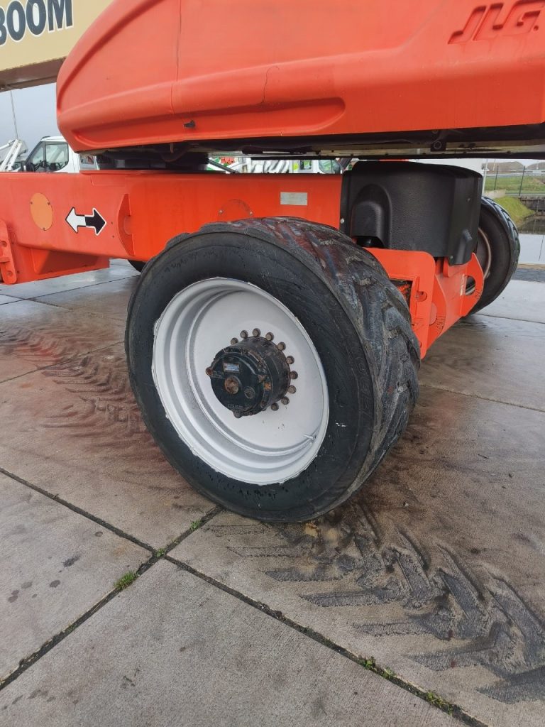 Sold - Telescopic Boom Lift - View 2