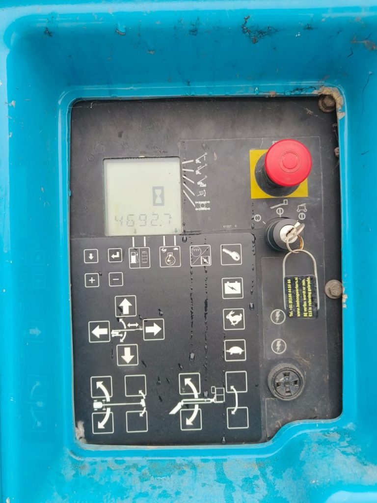Sold - Articulated Boom Lift - View 3