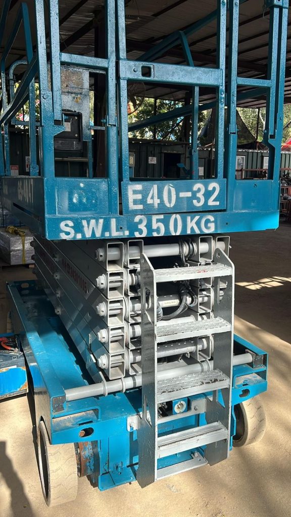 Sold - Scissor Lift