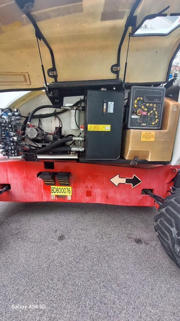 Sold - Telescopic Boom Lift - View 2