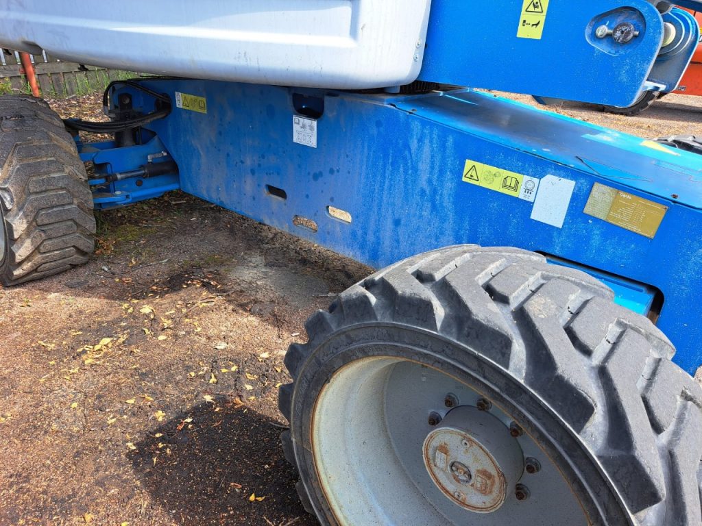 Sold - Articulated Boom Lift - View 2