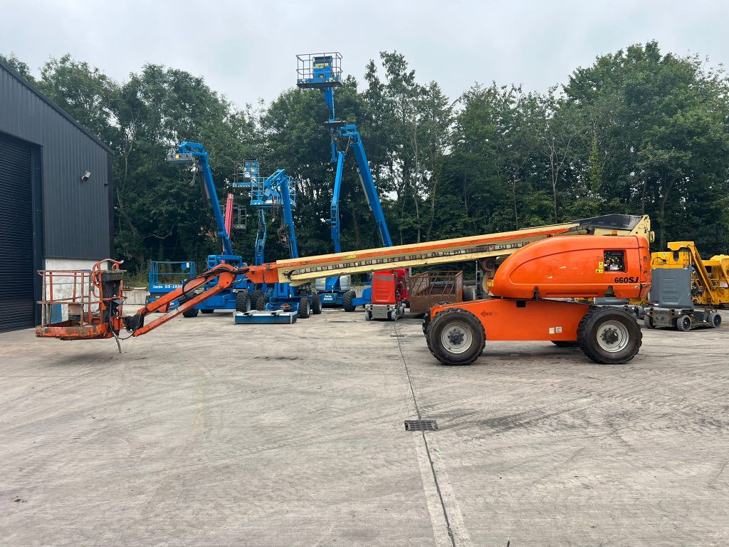 Sold - Articulated Boom Lift - View 3