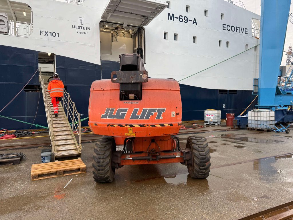 Sold - Telescopic Boom Lift - View 2