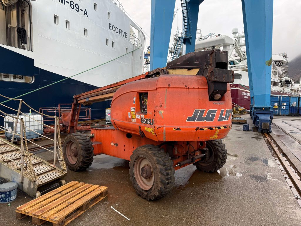 Sold - Telescopic Boom Lift - View 2