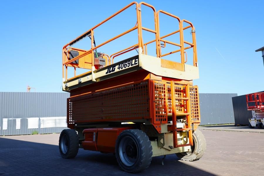 Electric Scissor Lift