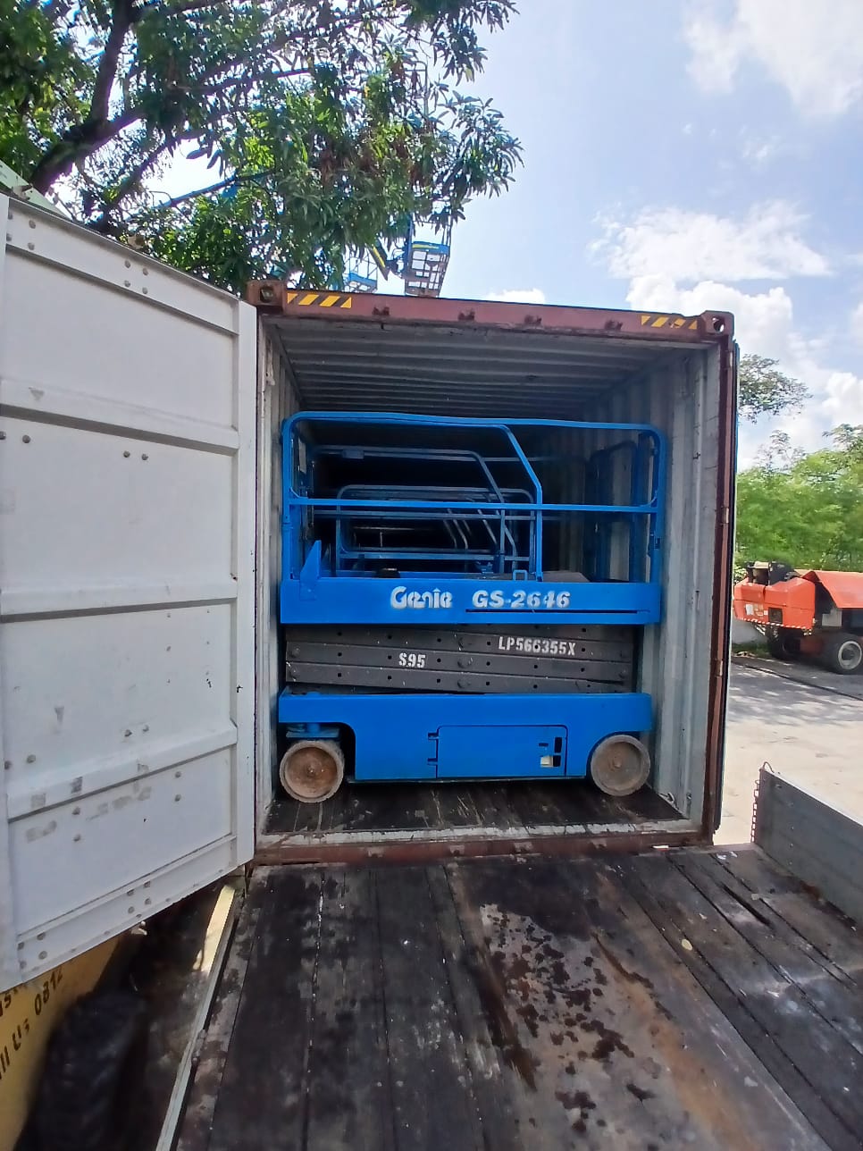 Boom Lift Loading
